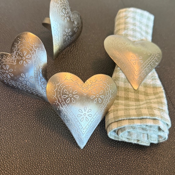 Heart Shaped Metal Napkin Rings set of four - Picture 4 of 7